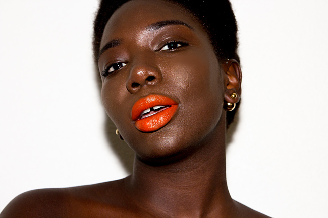 aida in makeup forever illuminator for dark skin 5